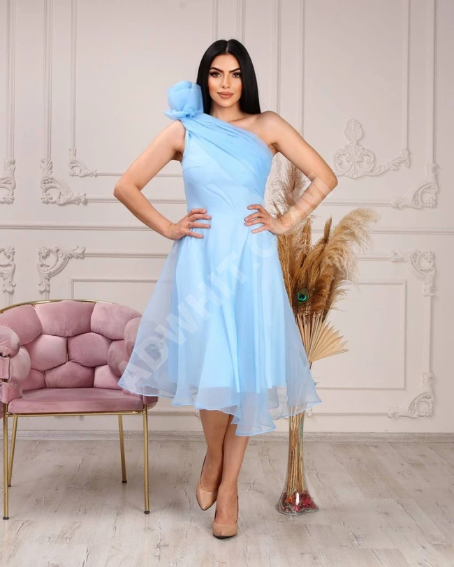 فستان نسائي