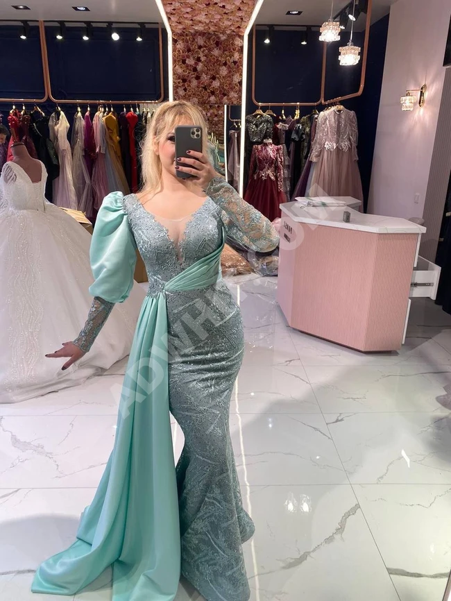 فستان نسائي