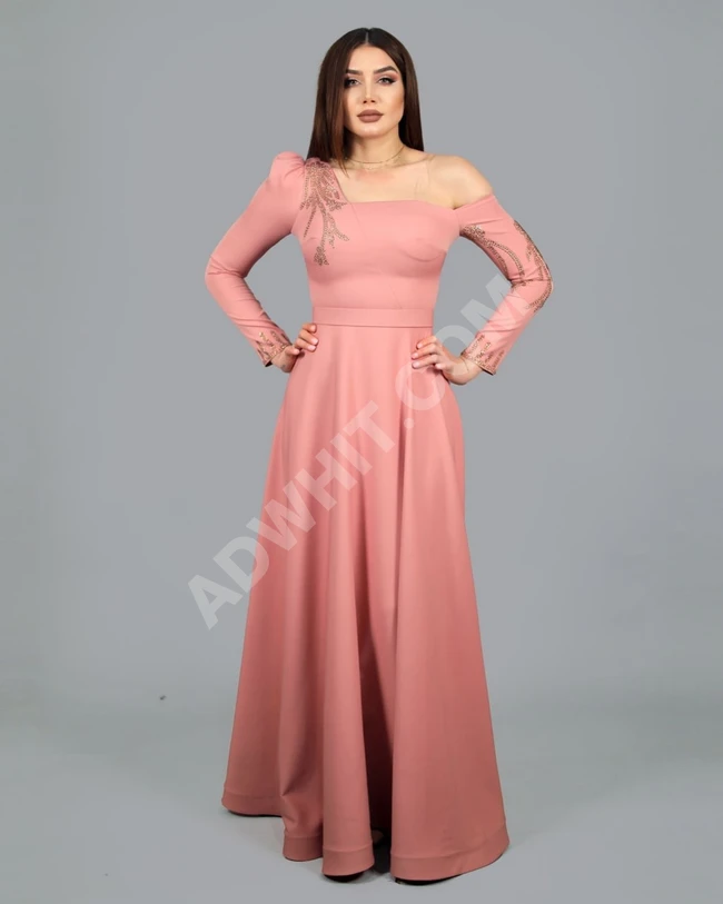 فستان نسائي