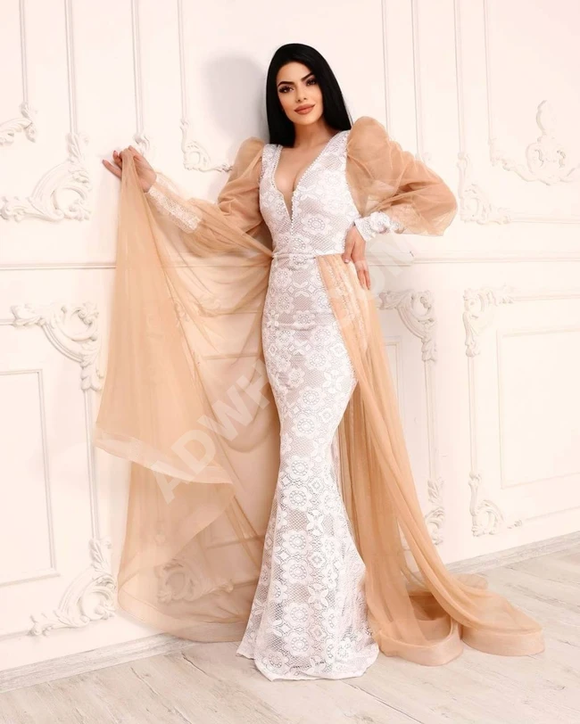 فستان نسائي