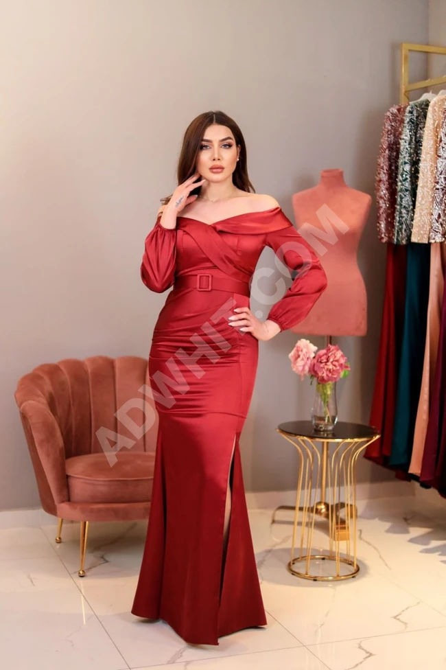 فستان نسائي