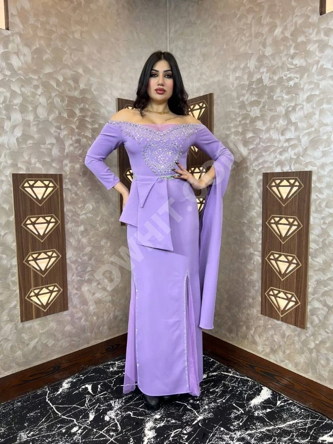 فستان نسائي