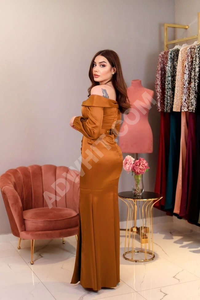 فستان نسائي