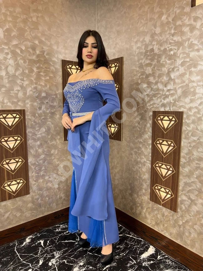 فستان نسائي