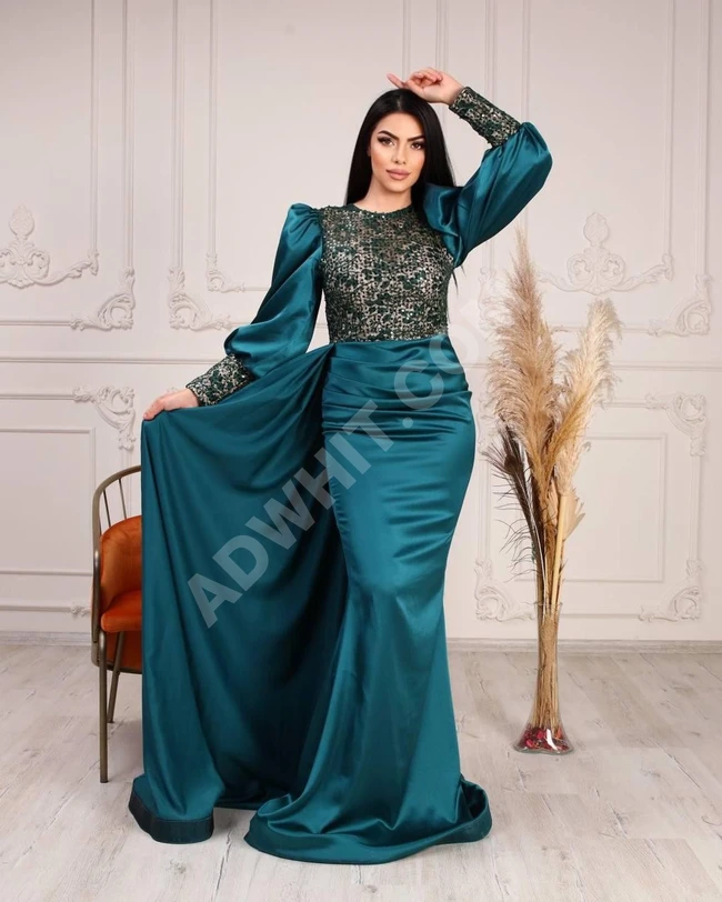 فستان نسائي