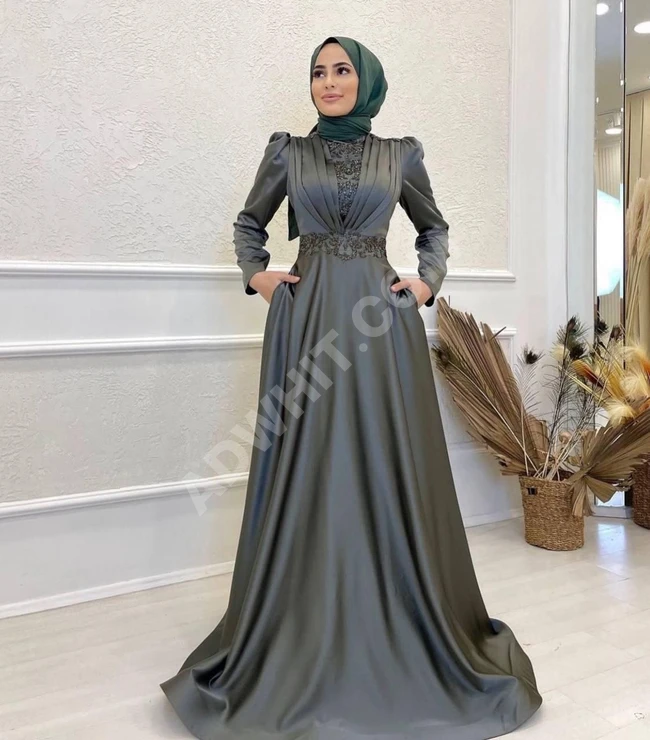 فستان نسائي