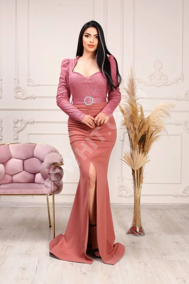 فستان نسائي