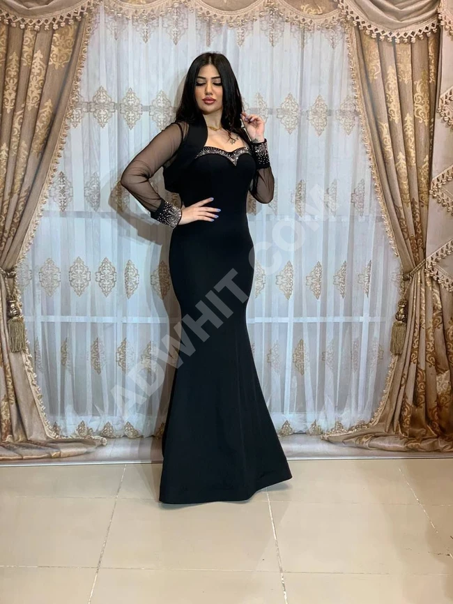 فستان نسائي