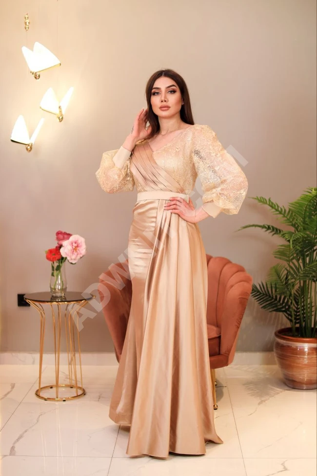 فستان نسائي