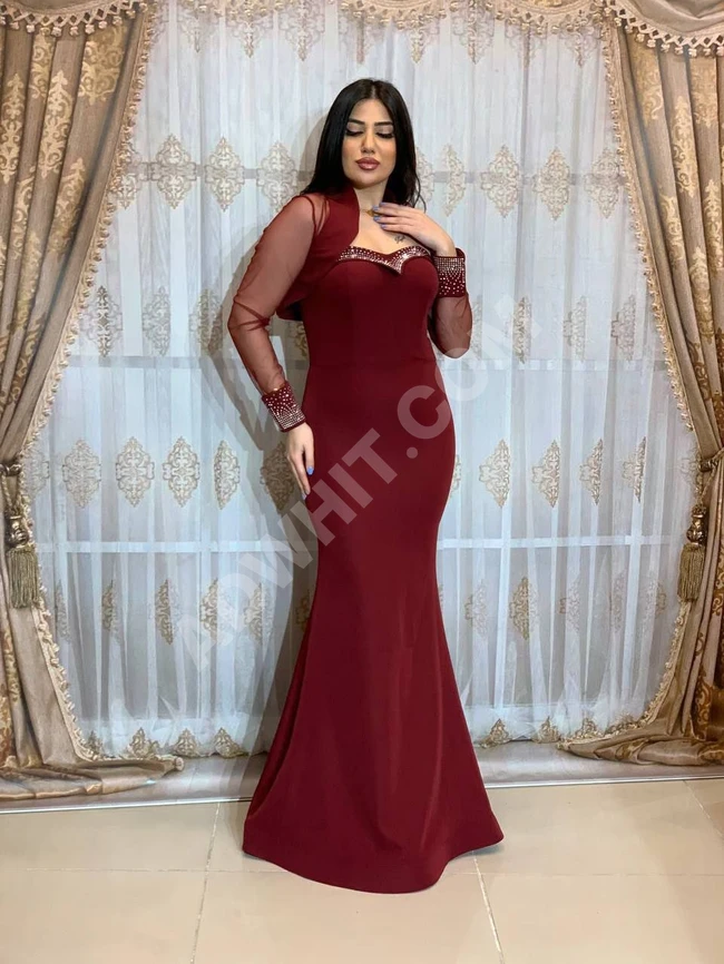 فستان نسائي