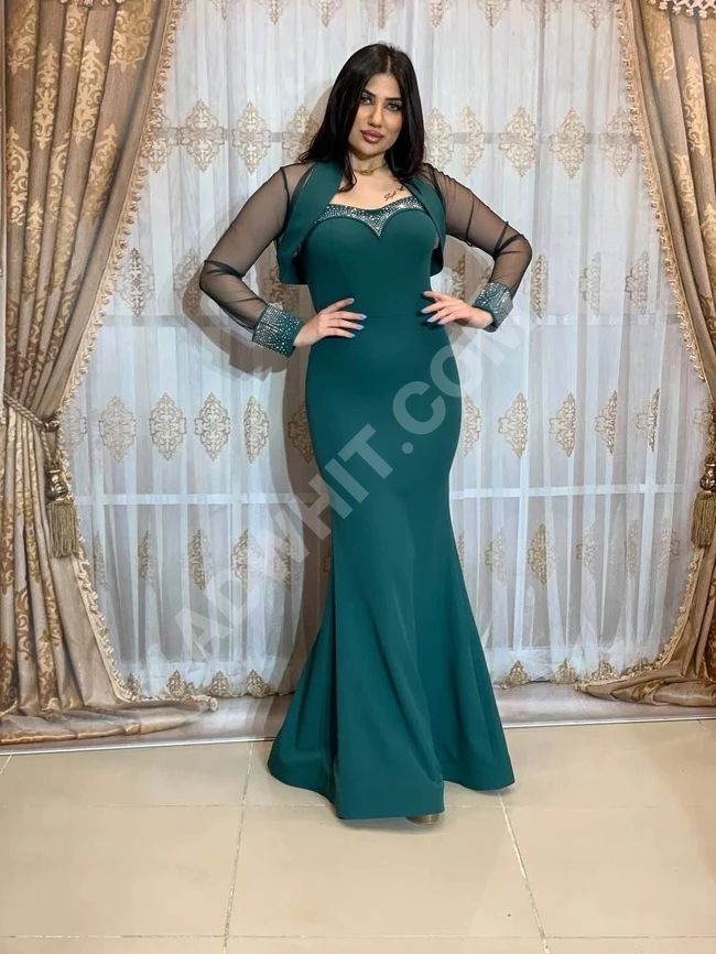 فستان نسائي