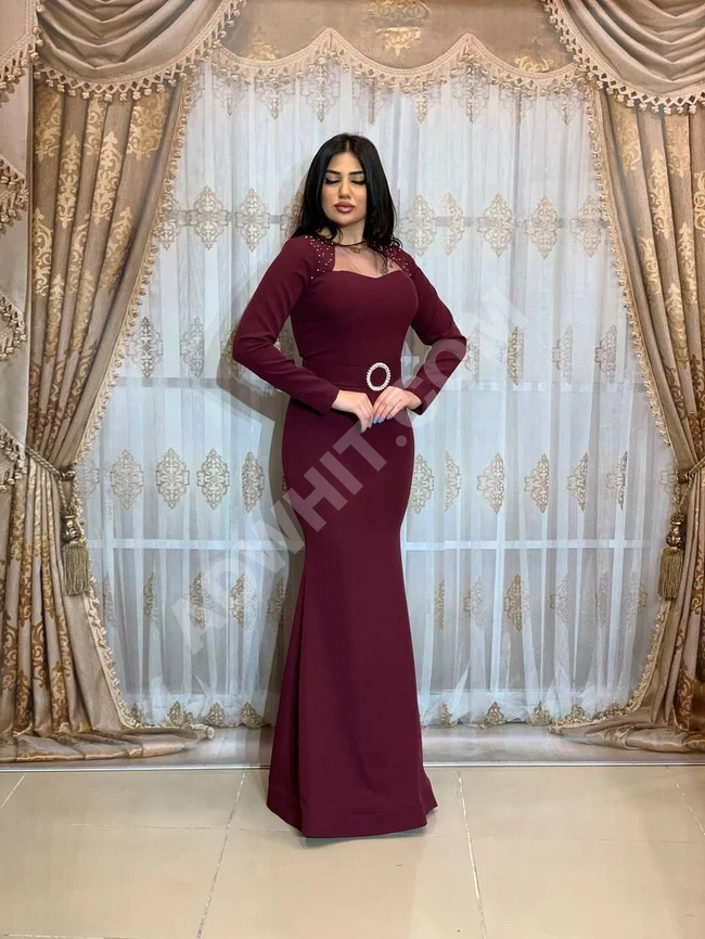 فستان نسائي