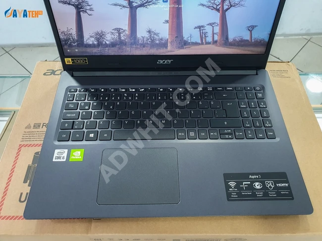 Acer الجهاز المميز لأصحاب الشركات الفخمة و المدراء مع كاصة مميزة و بلون مميز  مع وزن خفيف جداً للحمل و التنقل