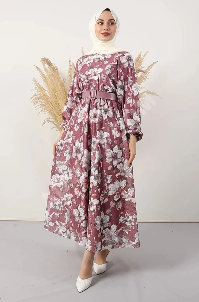 فستان نسائي