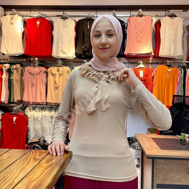 بلوزة نسائية