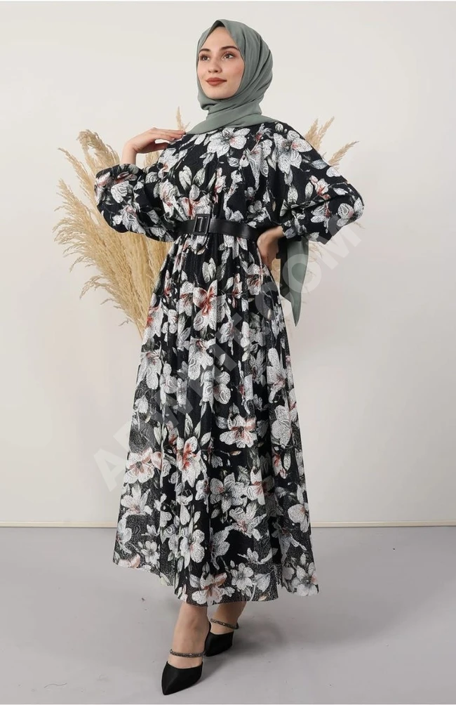 فستان نسائي