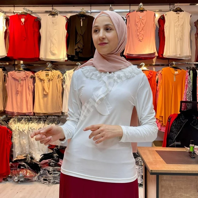 بلوزة نسائية