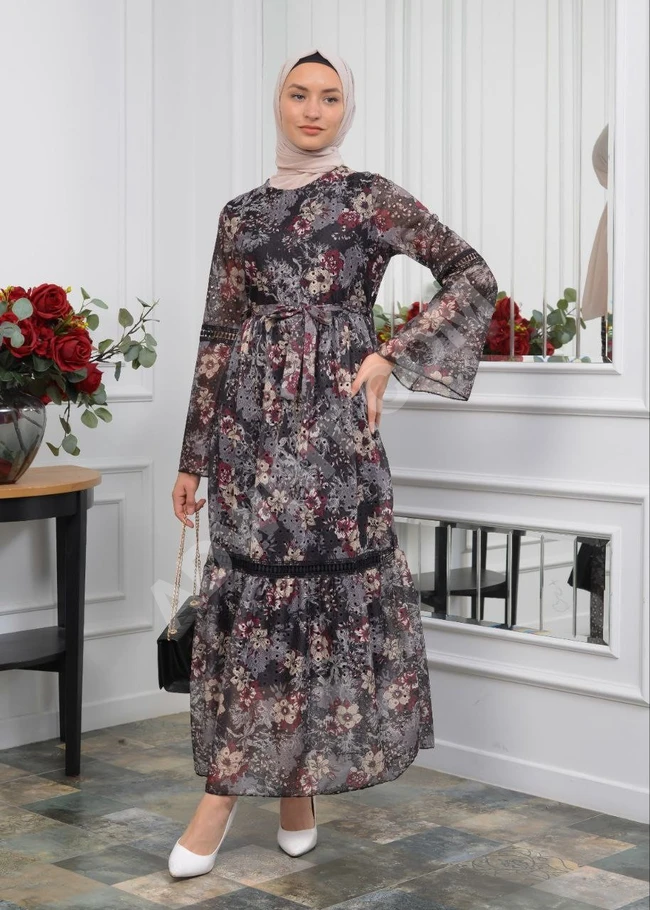 فستان نسائي