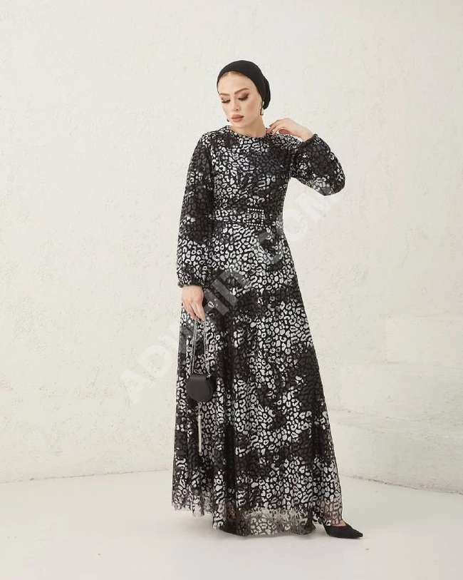 فستان نسائي