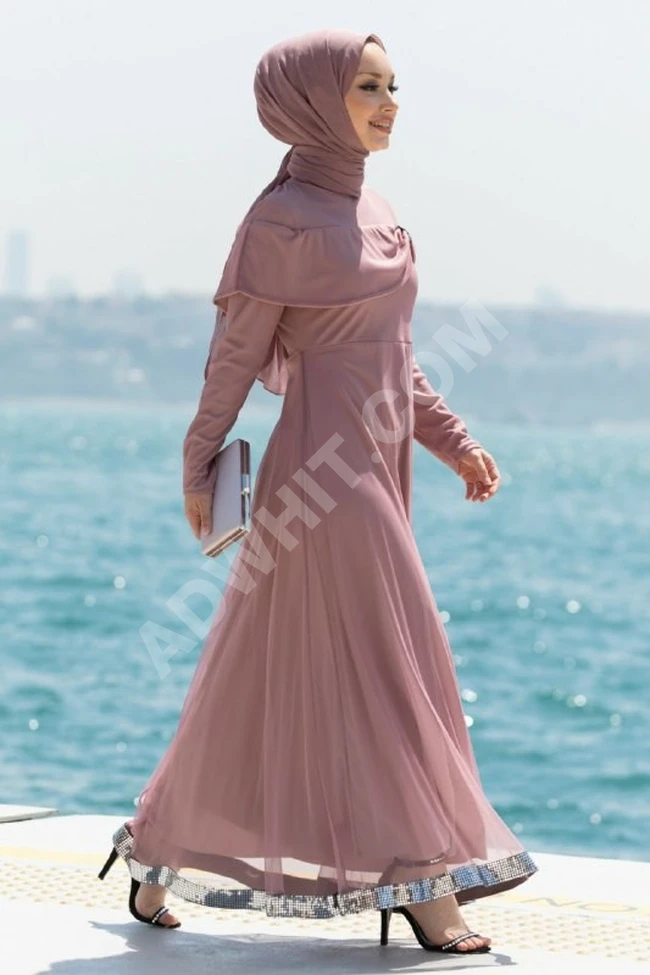 فستان نسائي