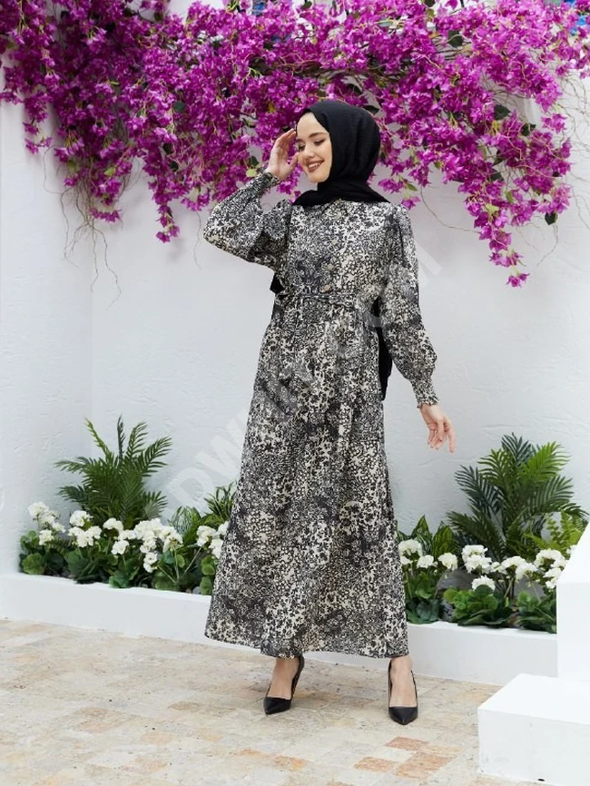 فستان نسائي