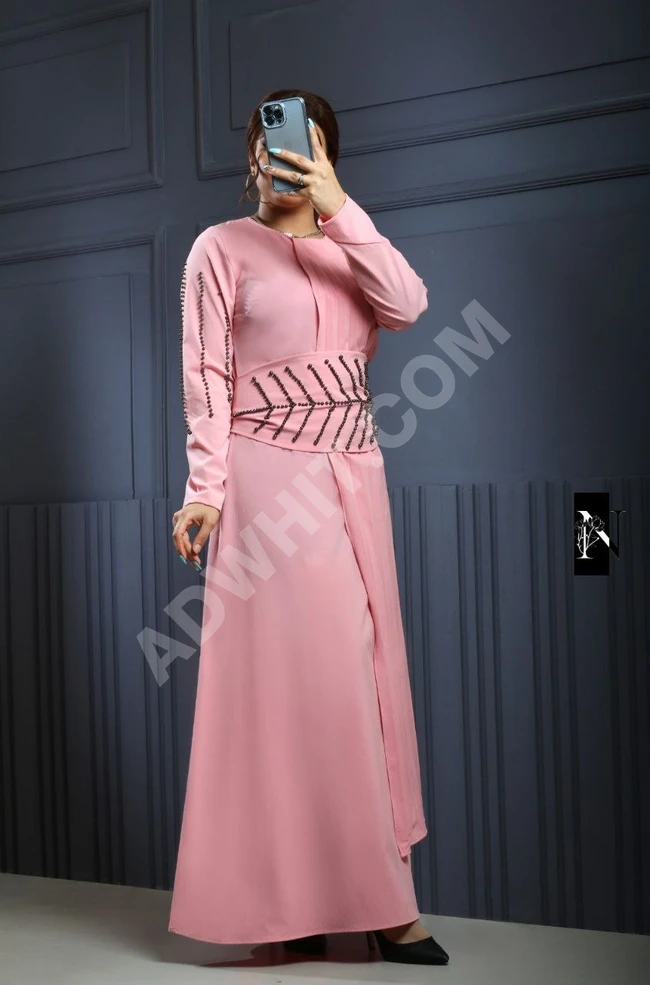 فستان نسائي