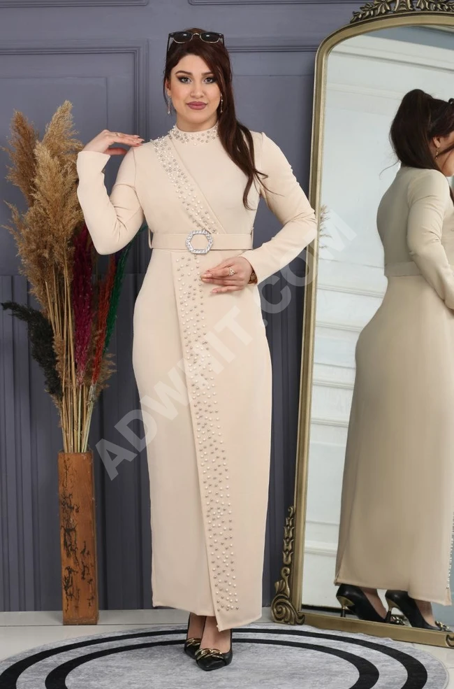 فستان نسائي