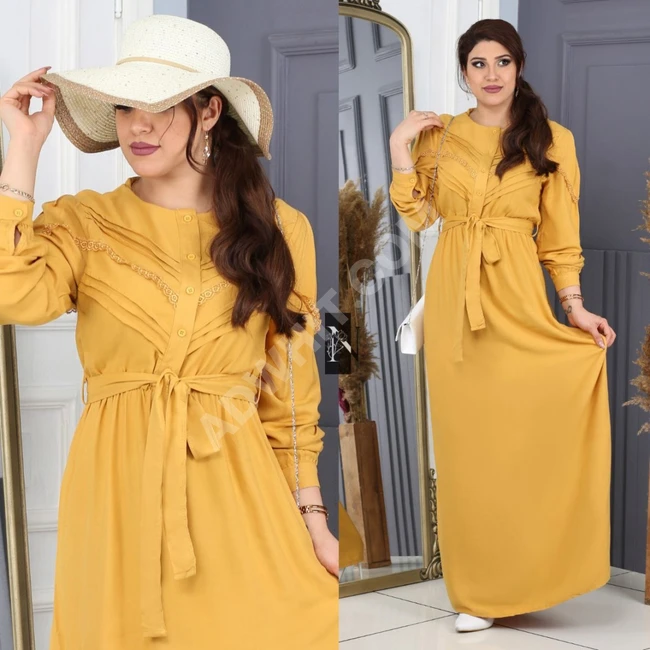 فستان نسائي