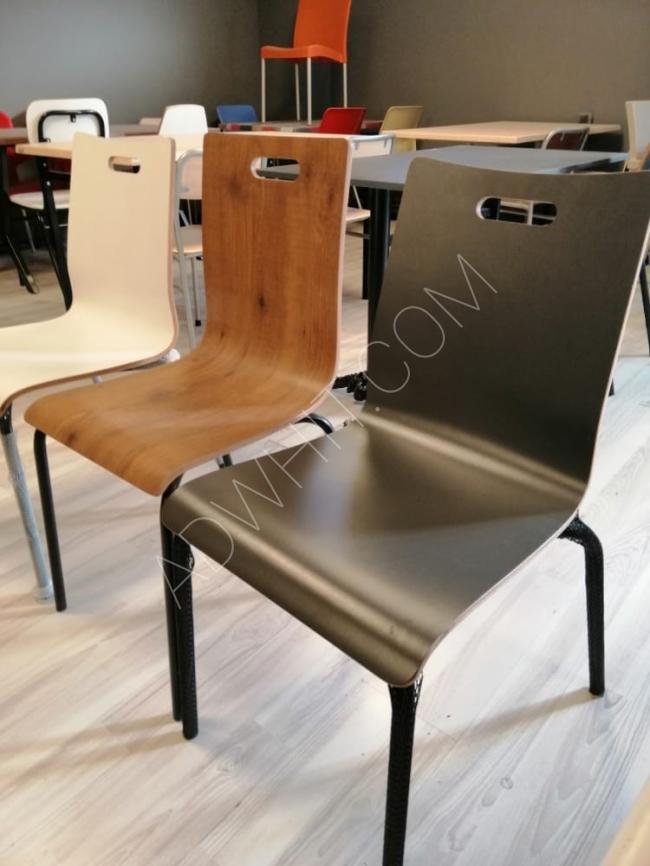 Türk üretimi sandalyeler ve masalar