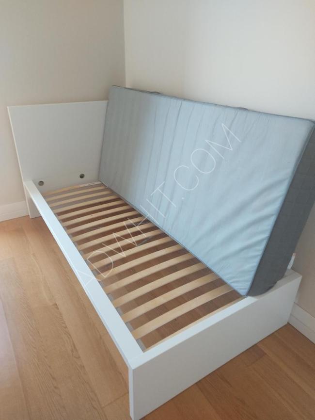 سرير بمرتبة وخزانة ومكتب صغير ماركة ايكيا ( IKEA   - Bed frame with mattress, Wardrobe and small desk )