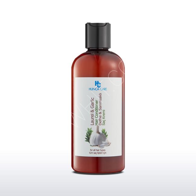 Shampoo with natural oils