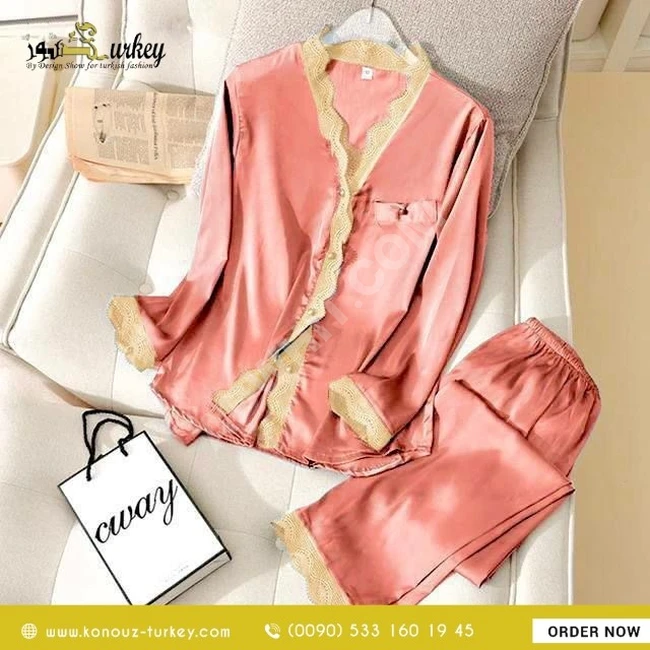 بيجامة ساتان