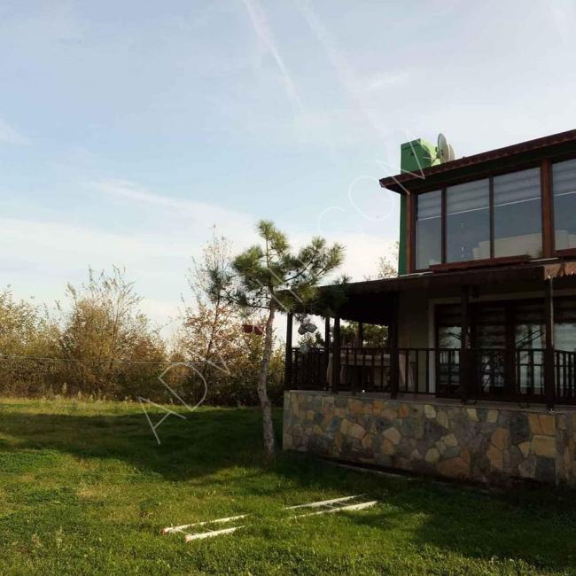 Sapanca'da Göl manzaralı günlük kiralık villa