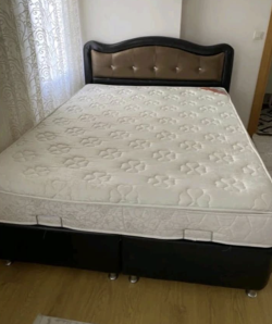 سرير مجوز مستعمل للبيع