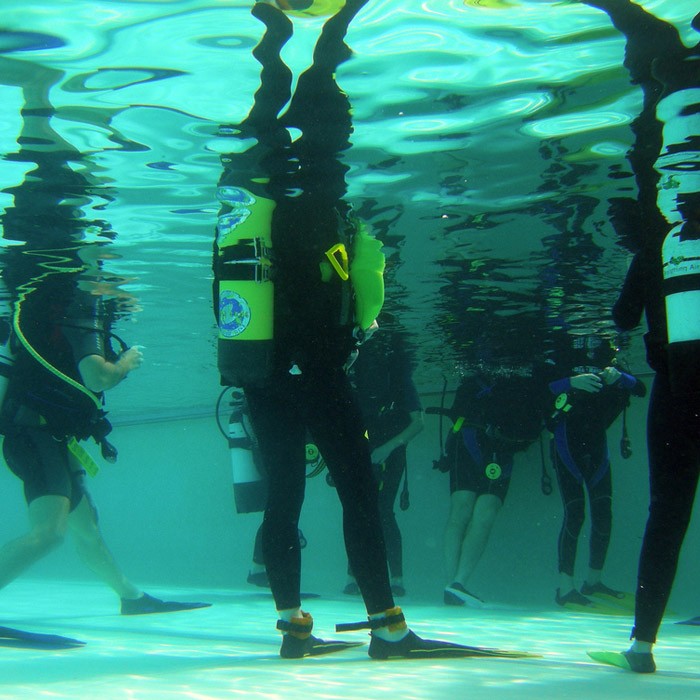 تعلم الغوص في إسطنبول Scuba Dalis Egitimi Istanbul تركيا ادويت