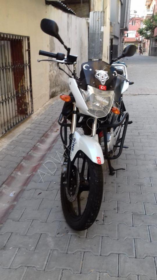 دراجة نارية ياماها مستعملة للبيع السعر 8,000 ليرة