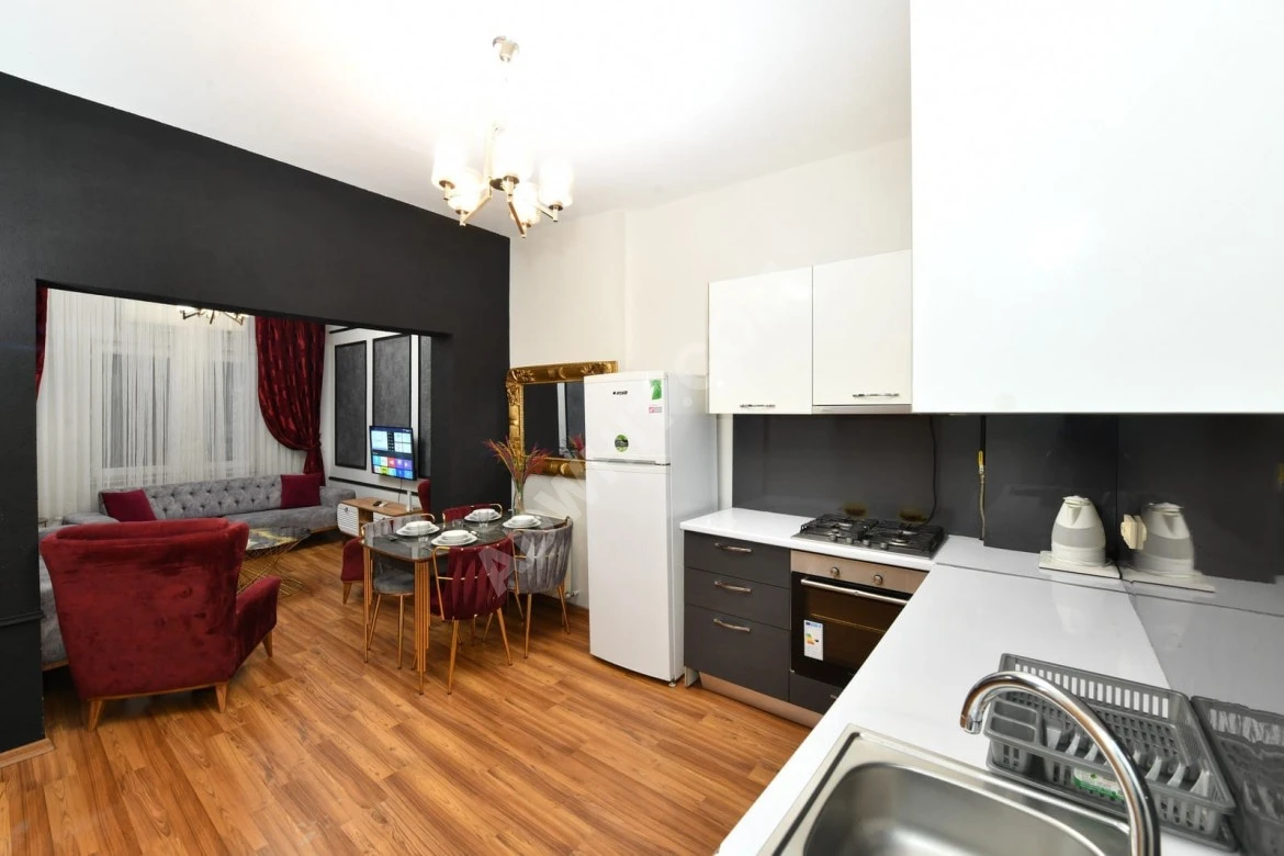 Luxurious furnished apartment {3+1} for tourist rent behind Sisli